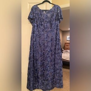 Gorgeous evening gown, black tie, wedding, New Year’s Eve, Holiday, Blue 18W